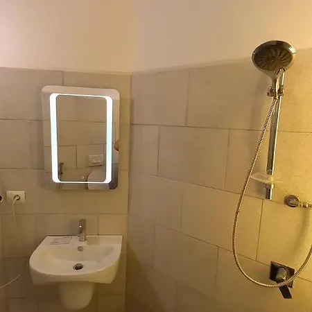 فندق Inalb تيرانا
